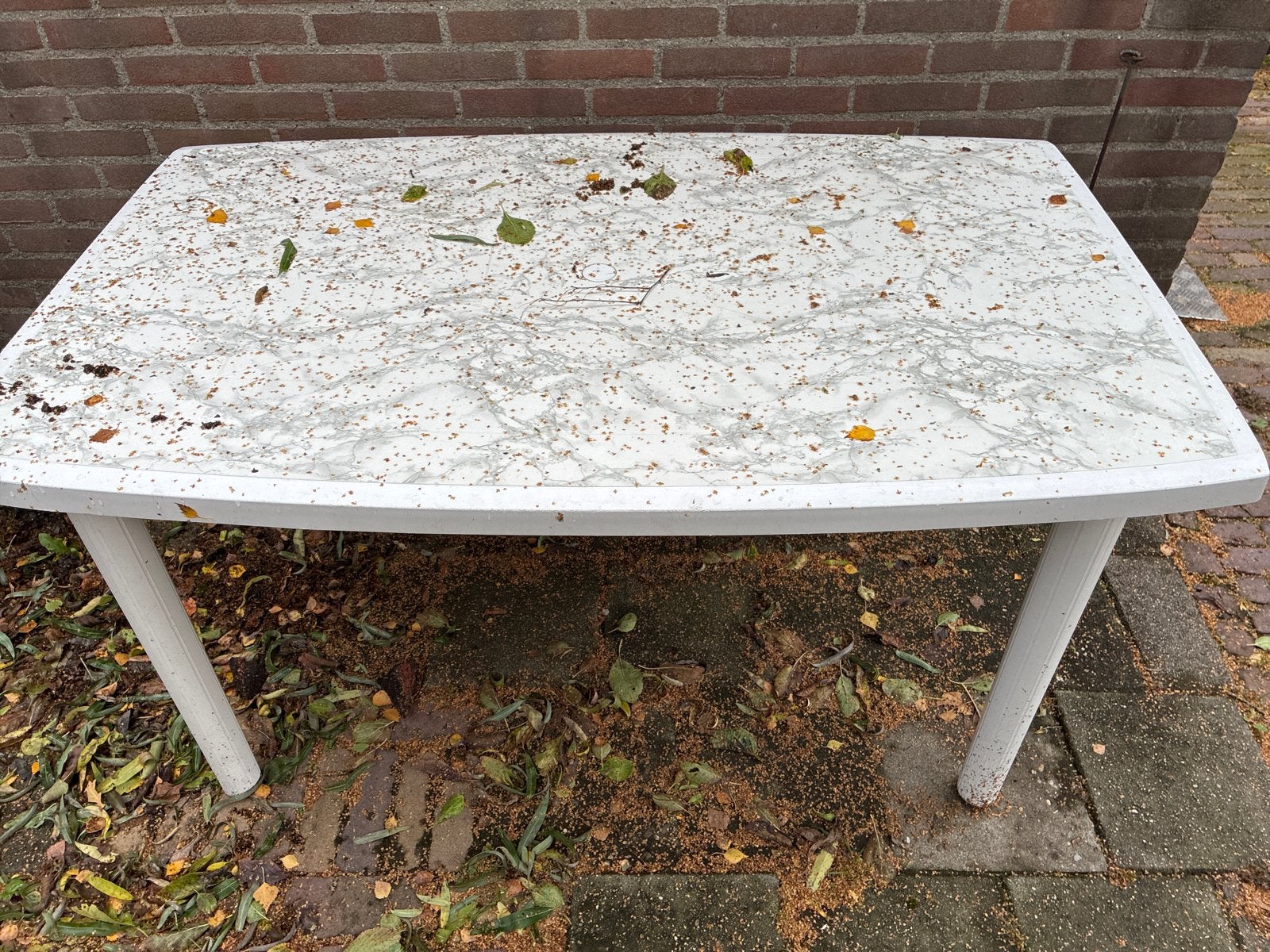 Gebruikte tuintafel, wit met marmerlook blad, Ophalen, Gebruikt, Rechthoekig, Kunststof