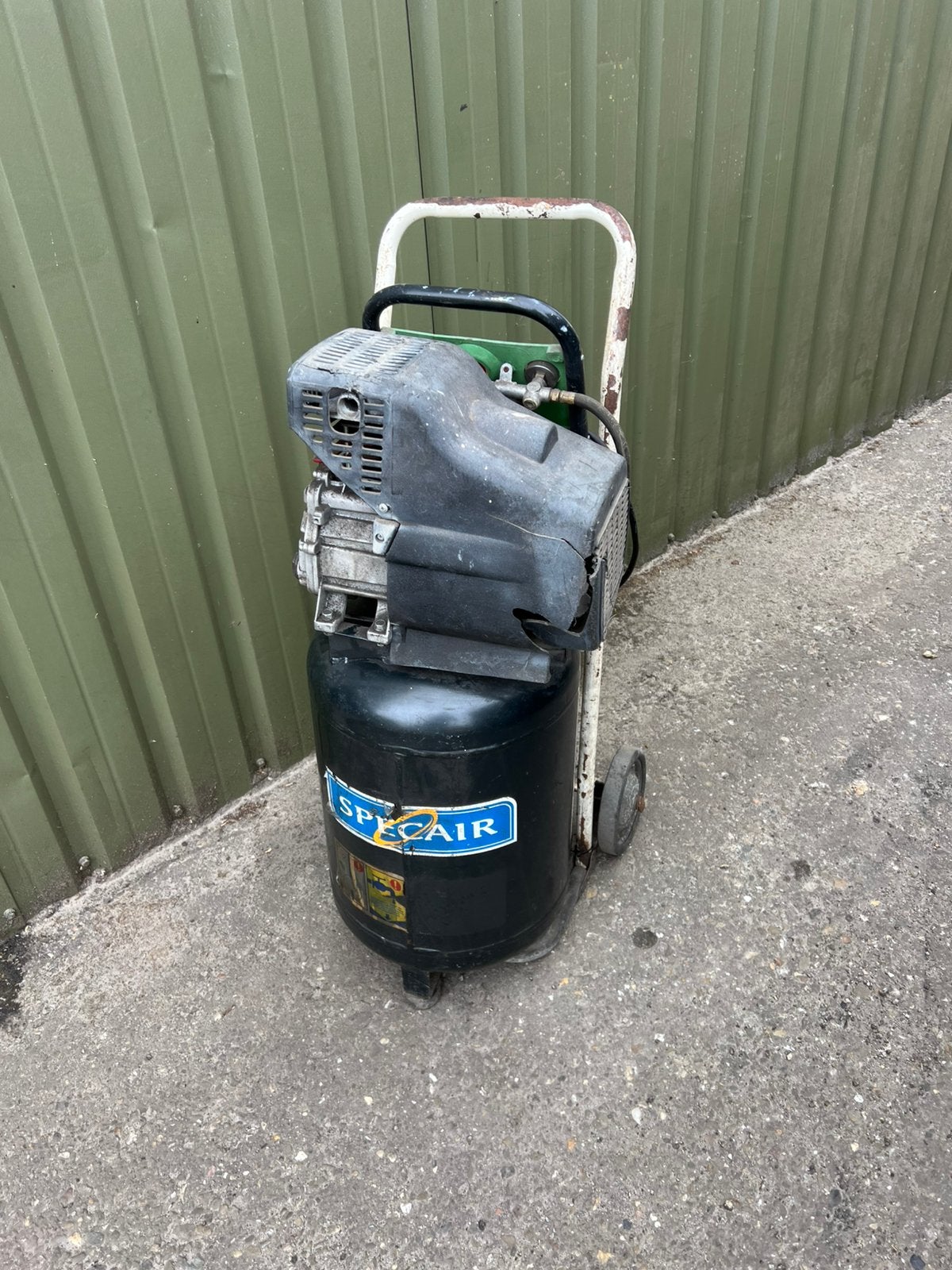 Specair Spec air lucht compressor 230V 8bar staand mobiel, Ophalen, Gebruikt, 6 tot 10 bar, Minder dan 200 liter/min
