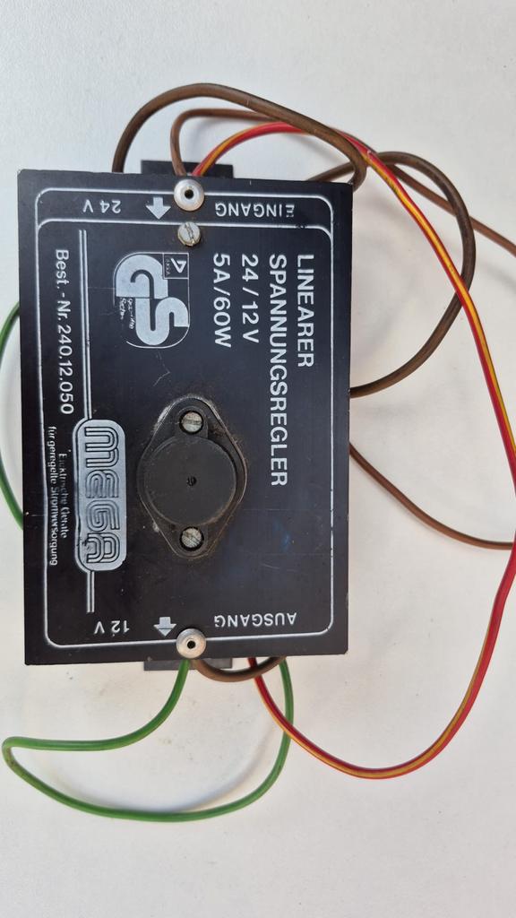 Omvormer 12/24V naar 12V 5A/60W - Lineaire Spanningsregelaar, Ophalen of Verzenden, Gebruikt, Universele onderdelen