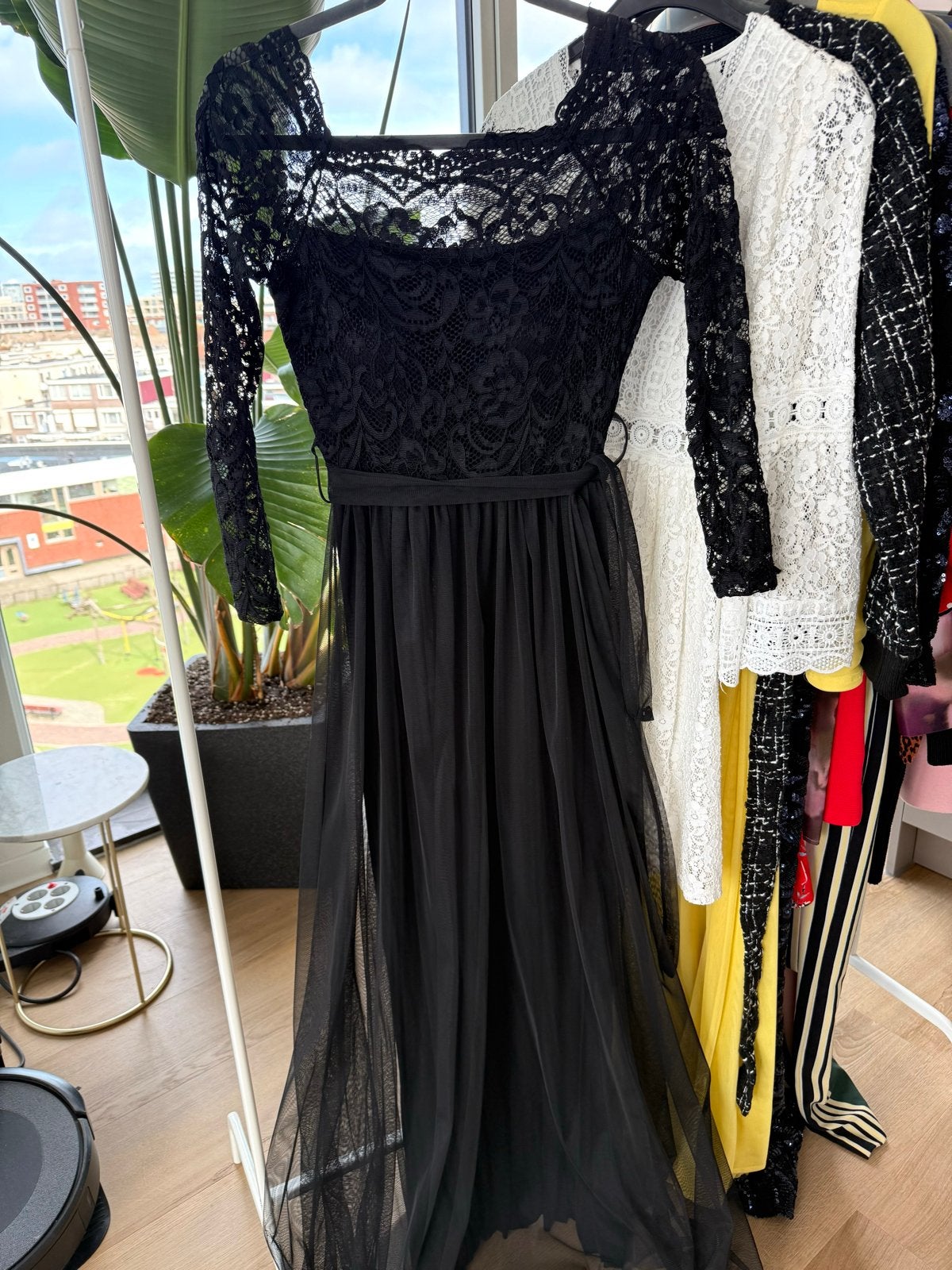 Elegante Zwarte Kanten Jurk Maat S, Kleding | Dames, Ophalen of Verzenden, Gedragen, Maat 36 (S), Zwart