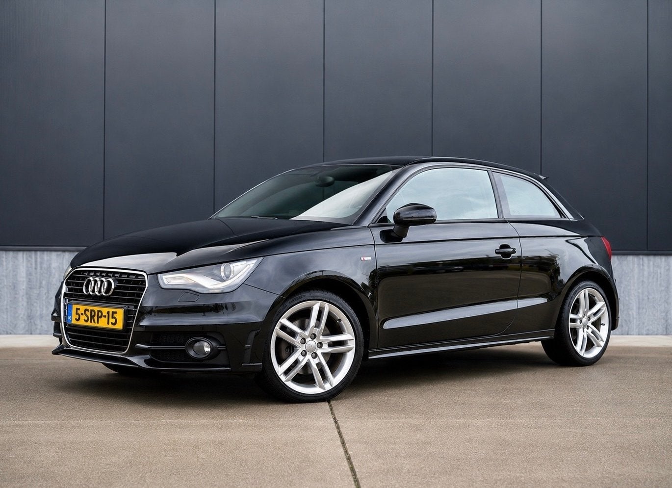 Audi A1 1.4TFSI 132KW S-tronic 2011 Zwart, A1, Zwart, 4 cilinders, 1165 kg