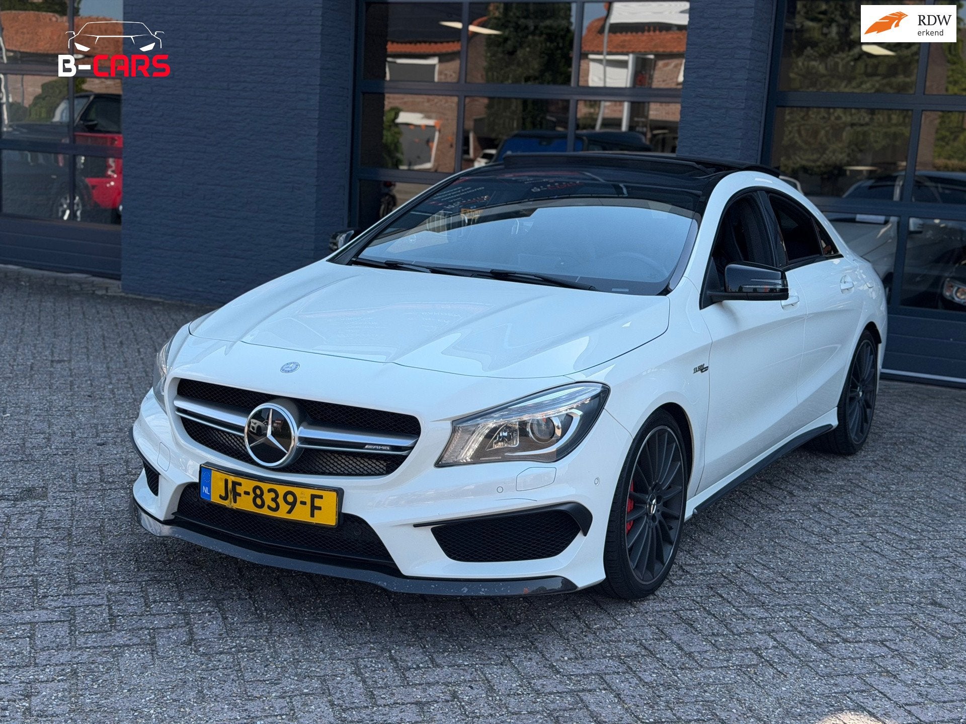Mercedes-Benz CLA-klasse AMG 45 4MATIC Kuipstoel|Pano|Xenon|, Auto's, Automaat, CLA, Bi-Xenon koplampen, Gebruikt