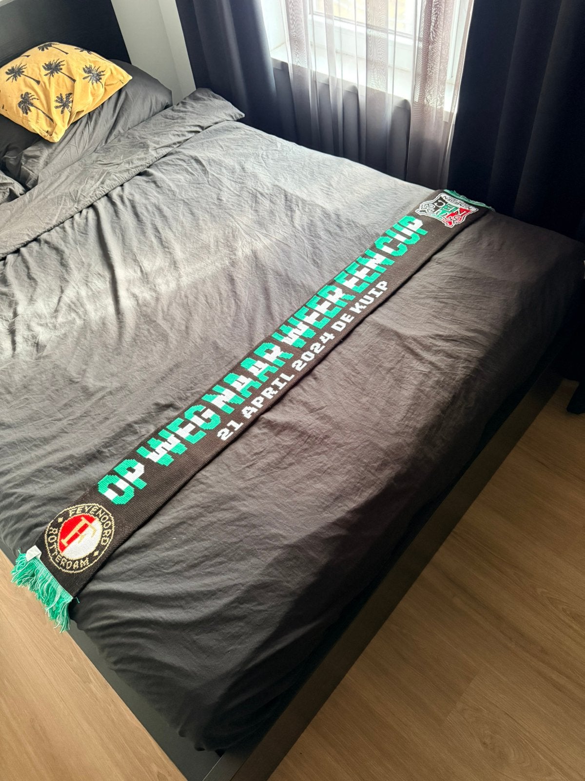 Voetbalsjaal Feyenoord, Ophalen, Zo goed als nieuw, Feyenoord, Vaantje of Sjaal