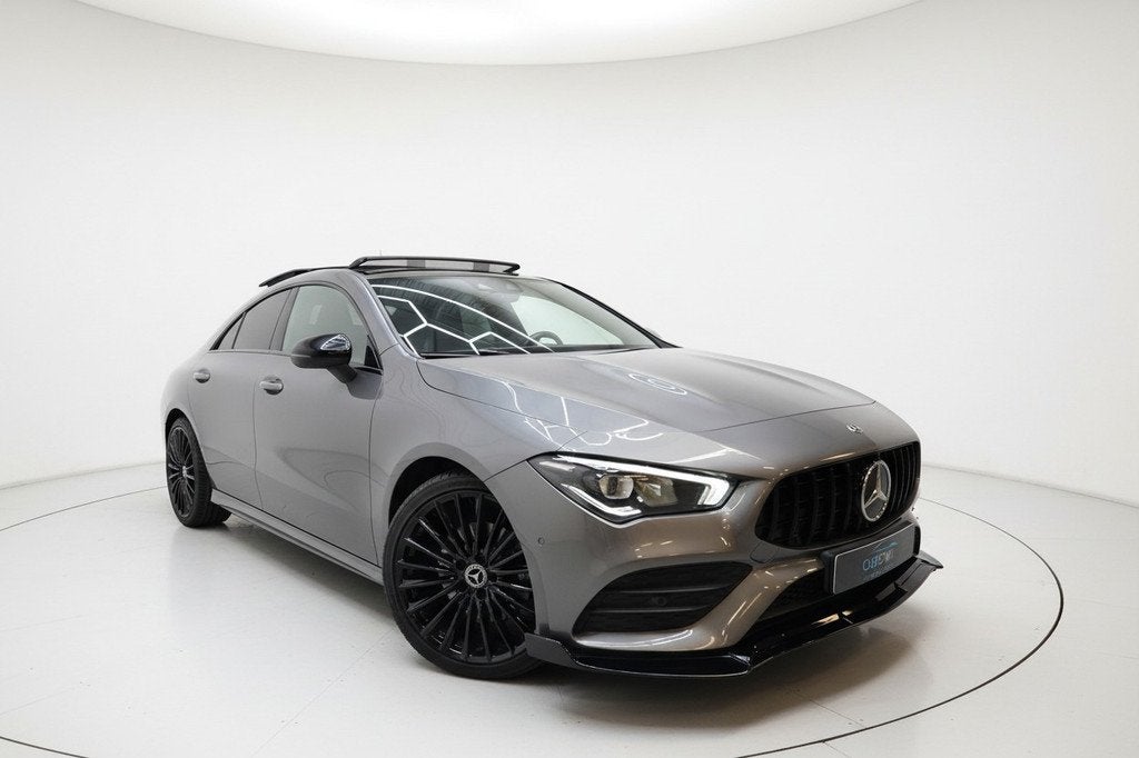 Mercedes-Benz CLA-klasse 180 AMG PANO NIGHT SFEER CAMERA, Auto's, CLA, 136 pk, Gebruikt, 4 cilinders