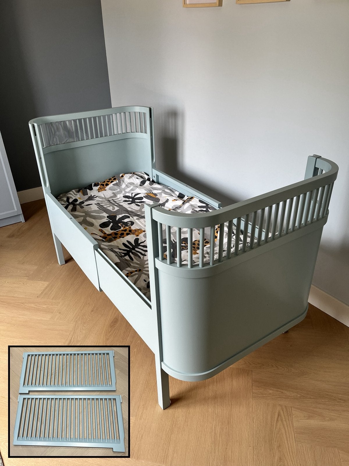 Sebra Kili baby- en juniorbed – groen (misty green), Kinderen en Baby's, Ophalen, 70 tot 85 cm, Zo goed als nieuw, Minder dan 140 cm
