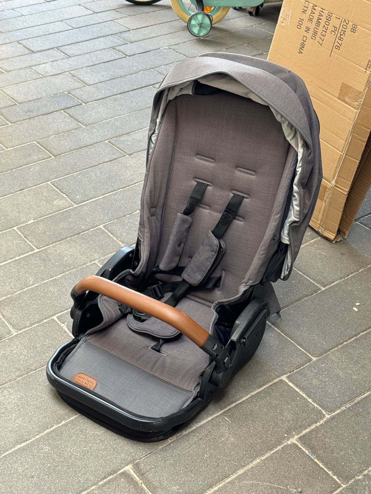 Mutsy kinderwagen zitje - Grijs met bruine beugel, Ophalen, Gebruikt, Kinderwagen, Mutsy