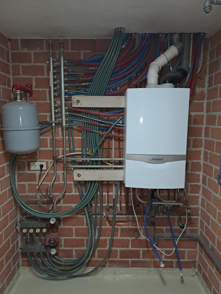 CV-ketel VAILLANT EcoTec CW5+ met kamer-thermostaat, Ophalen, 30 tot 80 cm, Gebruikt, Hoog rendement (Hr)