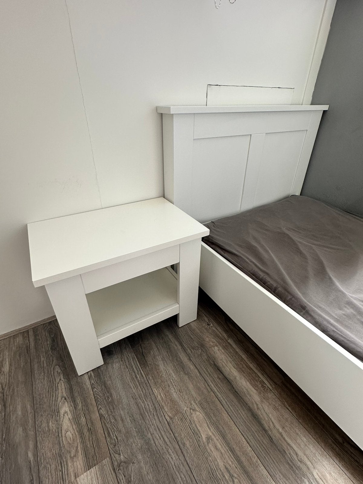 Bed 90x200 met nachtkastje, Ophalen, 90 cm, Eenpersoons, Wit