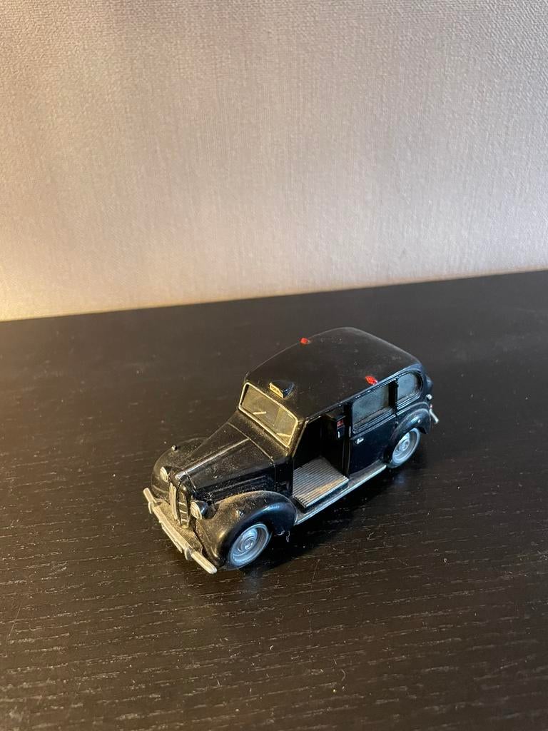 Ertl britse taxi, Hobby en Vrije tijd, Modelauto's | 1:43, Ophalen of Verzenden, Zo goed als nieuw, Auto, Overige merken