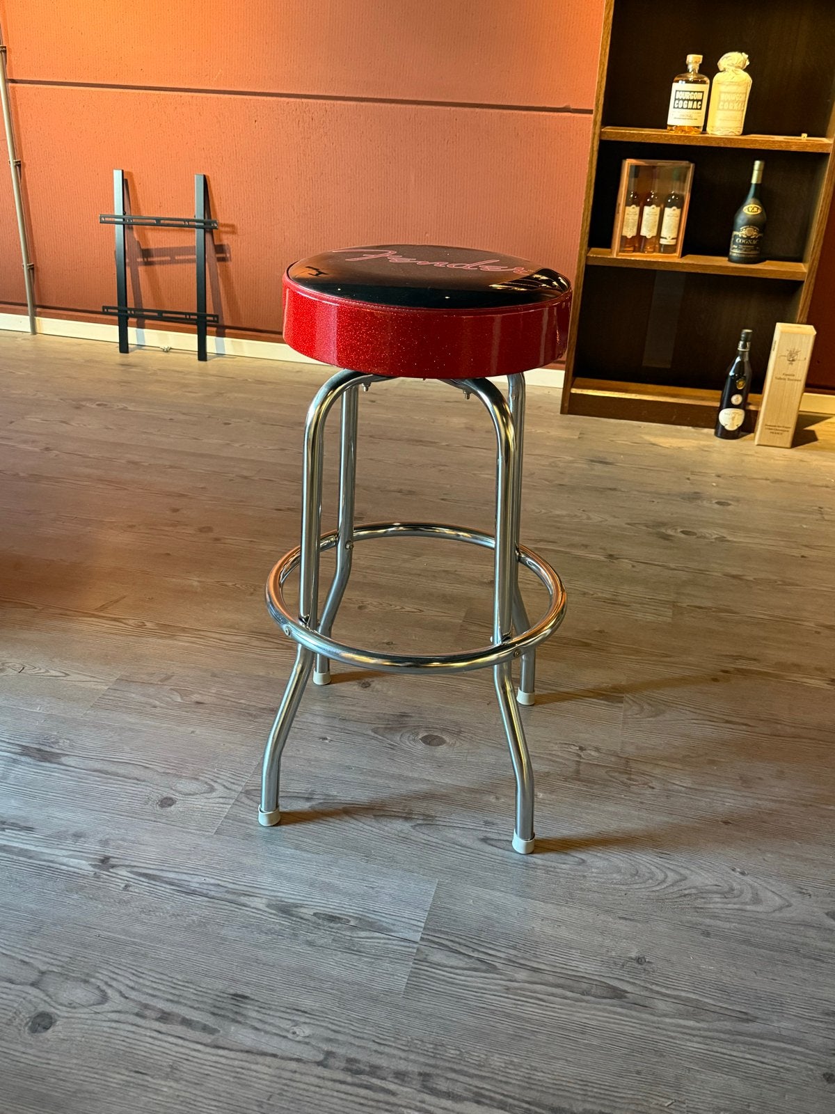 Fender Bar Kruk - Zwart/Rood met Voetsteun, Met voetsteun, Verzenden, 60 tot 90 cm, Zo goed als nieuw