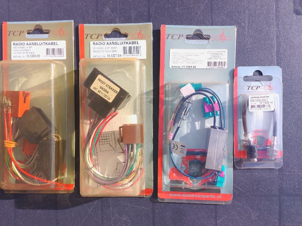 ISO Radio aansluitkabel VW Sharan Skoda Octavia + antenne, Auto diversen, TCP, -, -, Ophalen of Verzenden