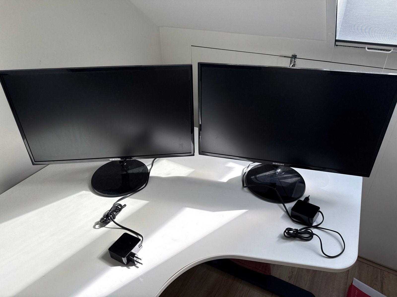 2x Samsung S24F352FHUXEN Full HD monitoren, Ophalen, Kantelbaar, Full HD, 60 Hz of minder