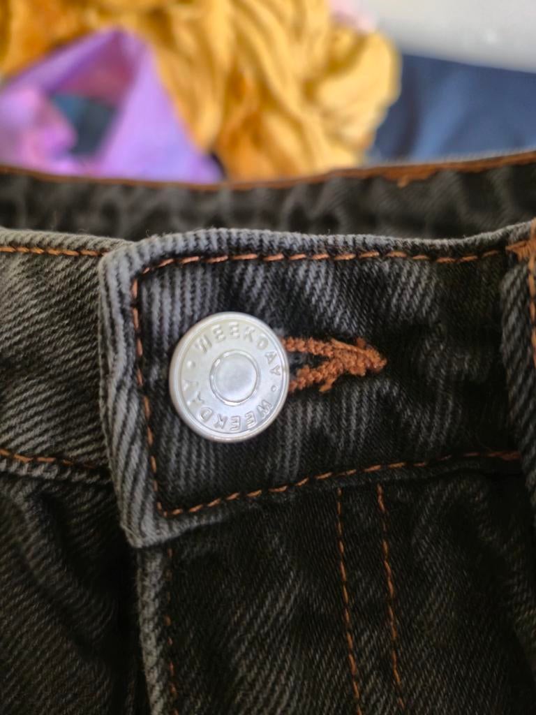 Weekday jeans maat 34 - licht gedragen, Zwart, Weekday, Ophalen of Verzenden, Zo goed als nieuw