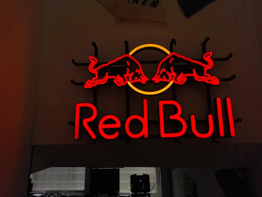 Red bull promo lamp origineel, Ophalen, Zo goed als nieuw, Lichtbak of (neon) lamp