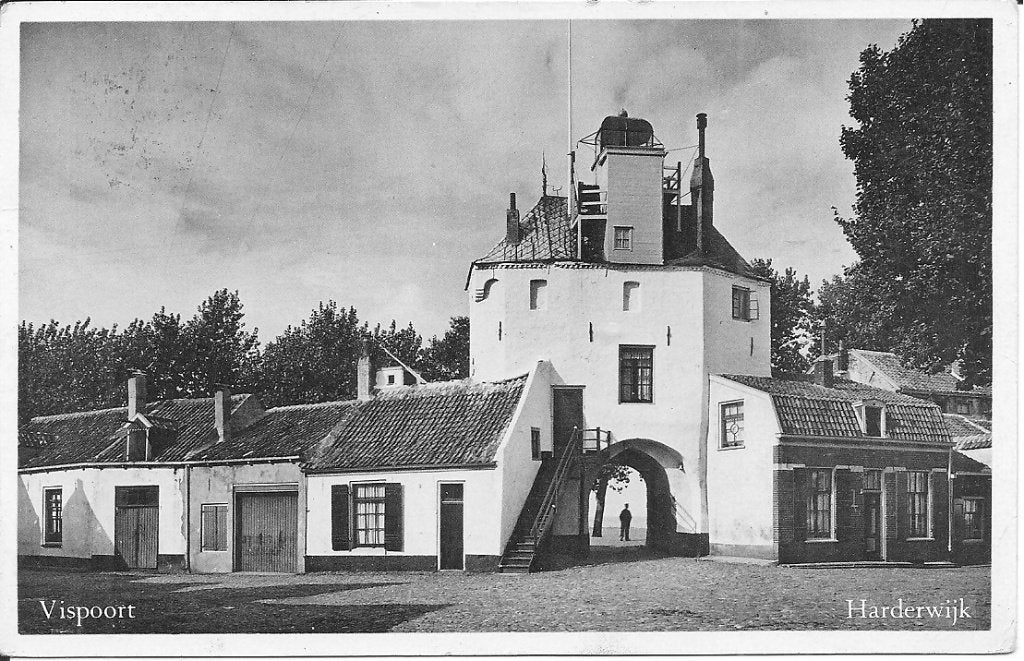 Vispoort Harderwijk - Oude Ansichtkaart 1957, Ophalen of Verzenden, 1940 tot 1960, Gelopen, Gelderland