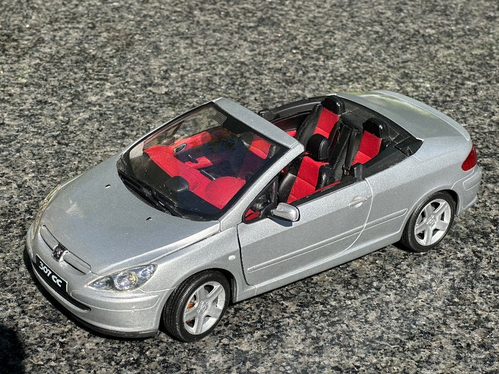 Peugeot 307 cc, Solido 1:18, Hobby en Vrije tijd, Verzenden, Zo goed als nieuw, Auto, Solido