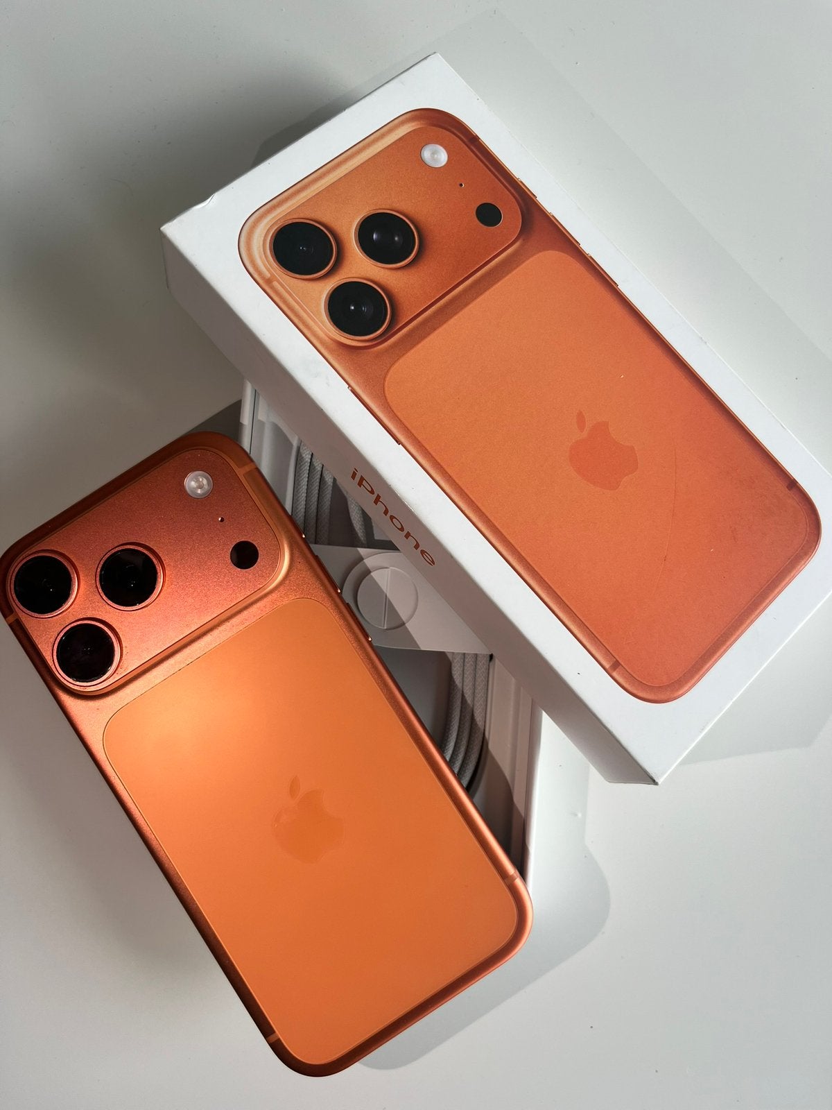 iPhone 17 Pro 256GB Cosmic Orange + Doos & Kabel, 256 GB, Ajpcostaabreu@hotmail.com, 1328RA, Ophalen of Verzenden