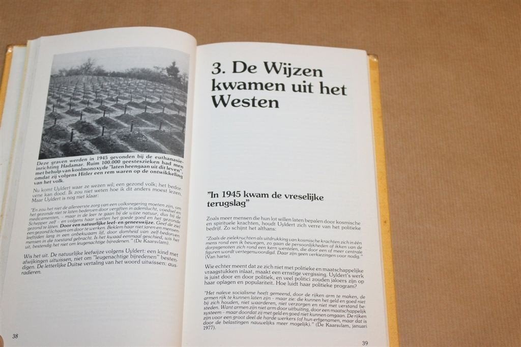 Mellie Uyldert — Analyse van haar Denkbeelden, Astrologie, Ophalen of Verzenden, Gelezen, Overige onderwerpen, Achtergrond en Informatie
