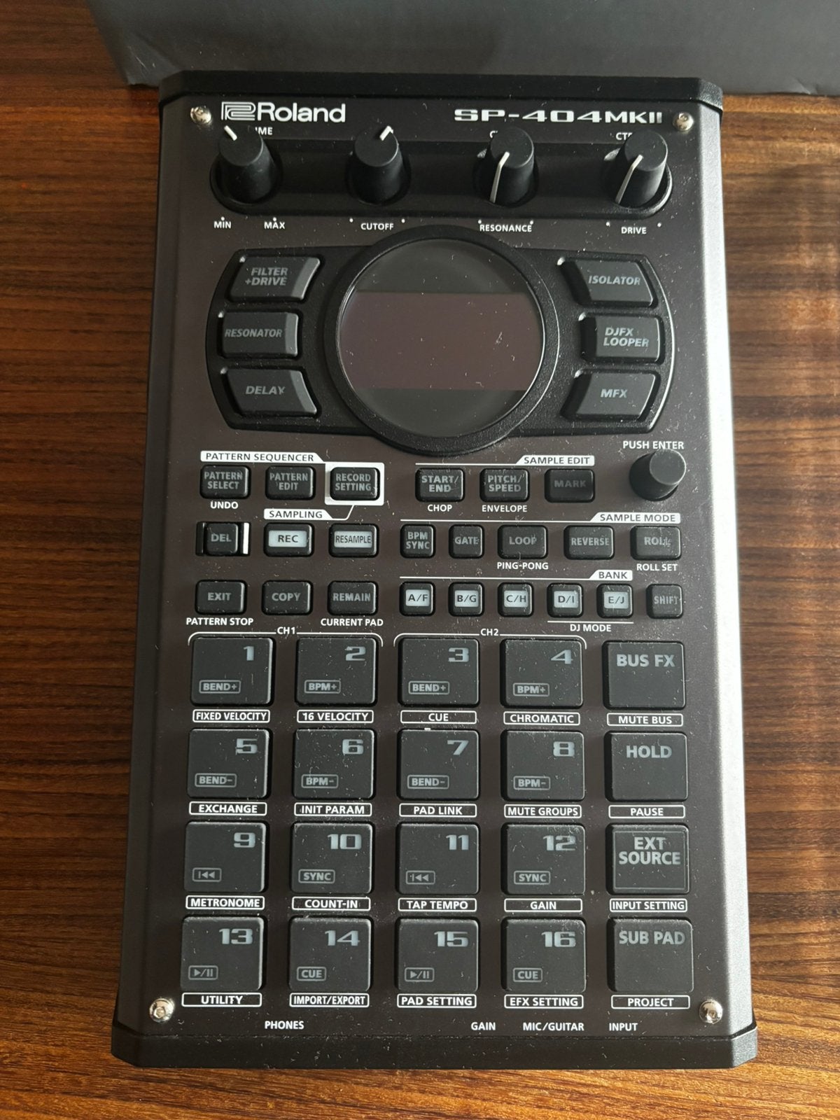 Roland SP-404 MKII incl. Decksaver , 9V DC -usbc verloopplug, Muziek en Instrumenten, Ophalen of Verzenden, Zo goed als nieuw
