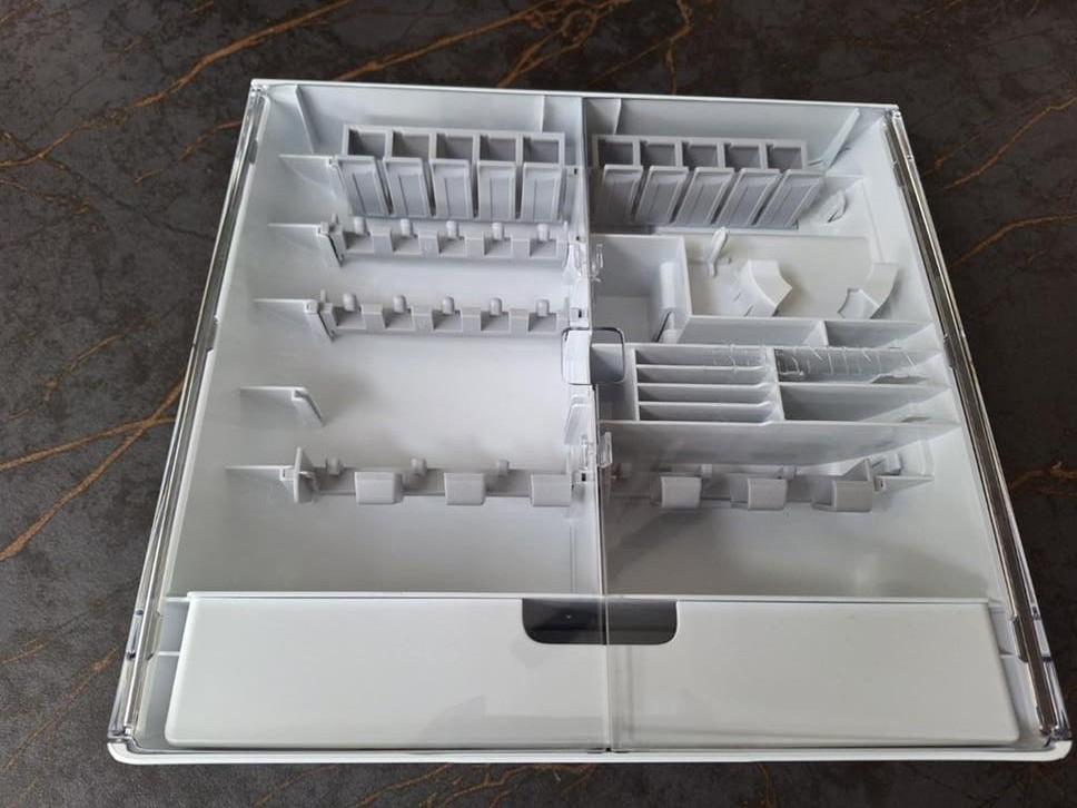 Nieuwe origibele Bernina accessoire-box., Hobby en Vrije tijd, Naaimachines en Toebehoren, Ophalen of Verzenden, Nieuw, Toebehoren