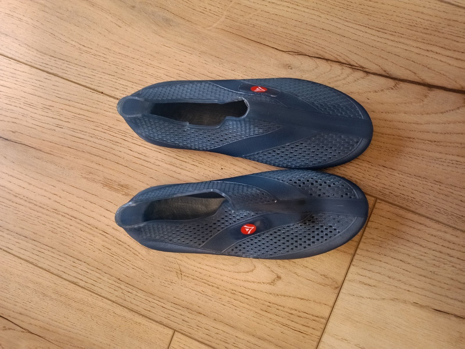 Waterschoenen maat 34 - Ideaal voor waterplezier!, Watersport en Boten, Watersportkleding, Ophalen, Gebruikt, Kind, Zeil- of Surfschoenen