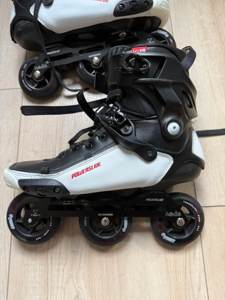 Skates Powerslide tau maat 46 carbon, Sport en Fitness, Skeelers, Ophalen of Verzenden, Gebruikt, Powerslide