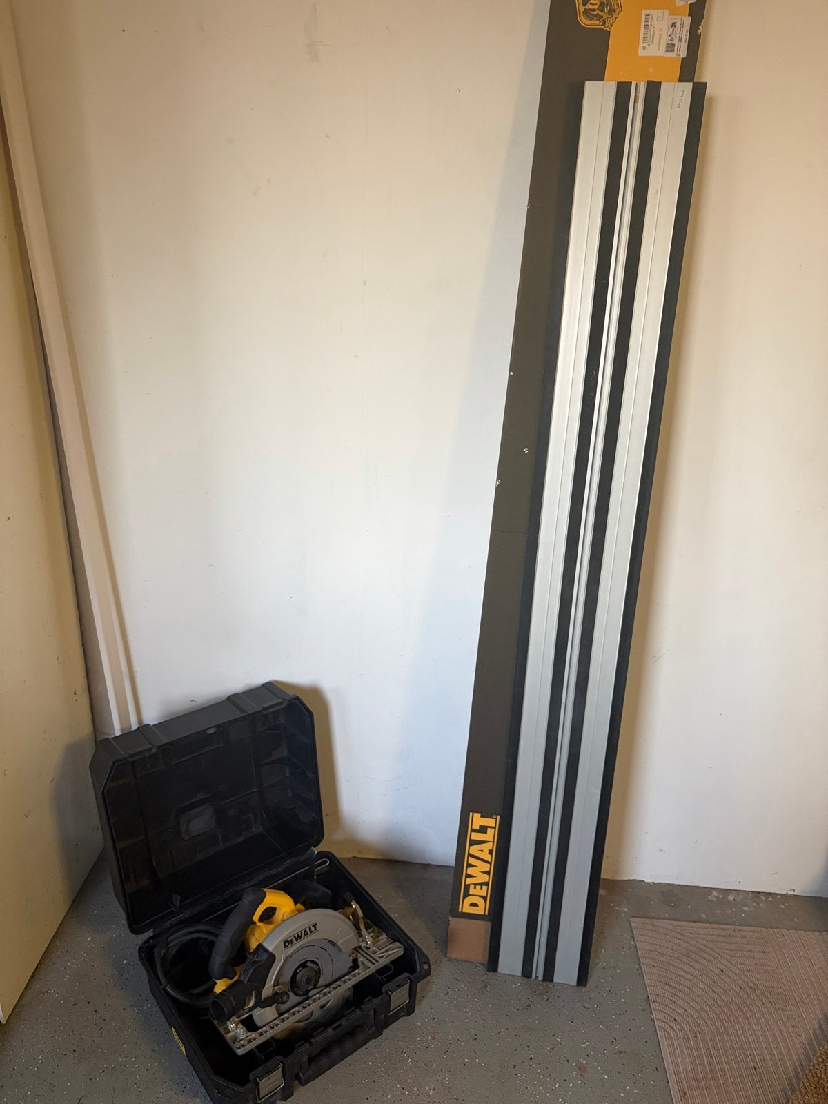 DeWalt DWE576-QS Cirkelzaag met geleiderail, Doe-het-zelf en Verbouw, Cirkelzaag, 70 mm of meer, Ophalen of Verzenden, Zo goed als nieuw