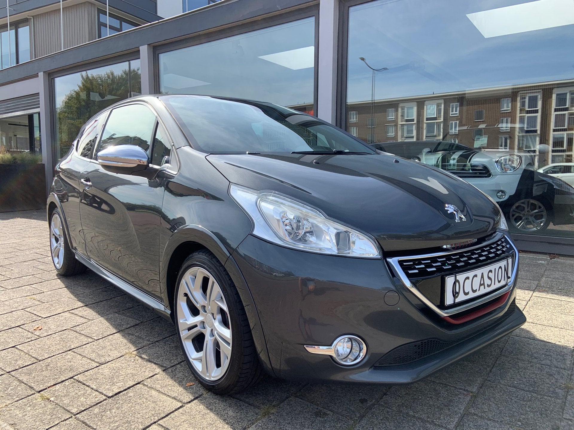 Peugeot 208 1.6 THP GTi | Sportstoelen | Spoiler en LM-Velge, Auto's, Euro 5, Gebruikt, Zwart, Leder en Stof