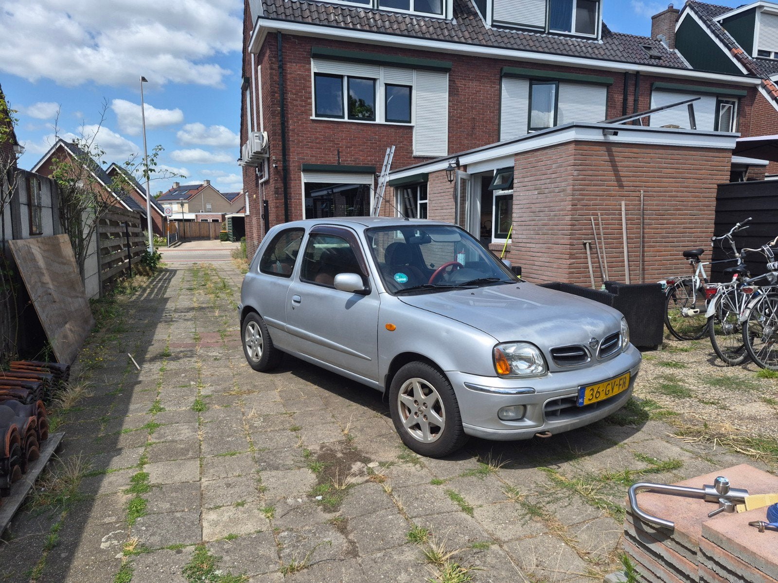 Nissan Micra 1.3 3D 2001 Grijs, Auto's, Voorwielaandrijving, 750 kg, 4 cilinders, 840 kg
