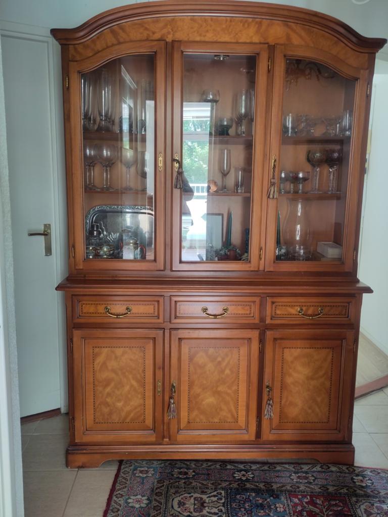Klassieke notenhouten Heldense buffetkast, Ophalen, 100 tot 150 cm, Klassiek, 150 tot 200 cm