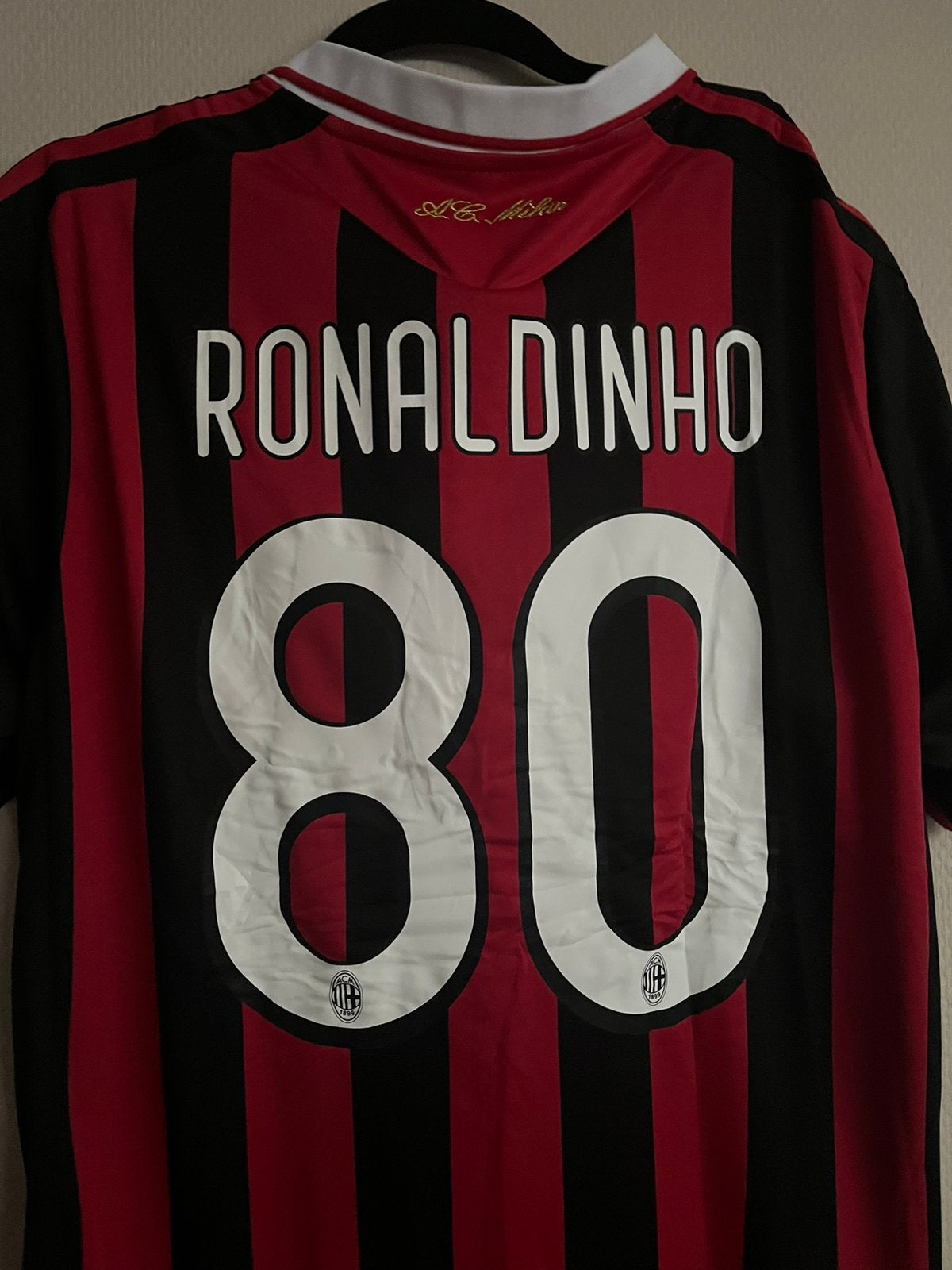 RONALDINHO AC MILAN SHIRT MAAT L GLOEDNIEUW, Maat 52/54 (L), Ophalen of Verzenden, Zo goed als nieuw, Voetbal