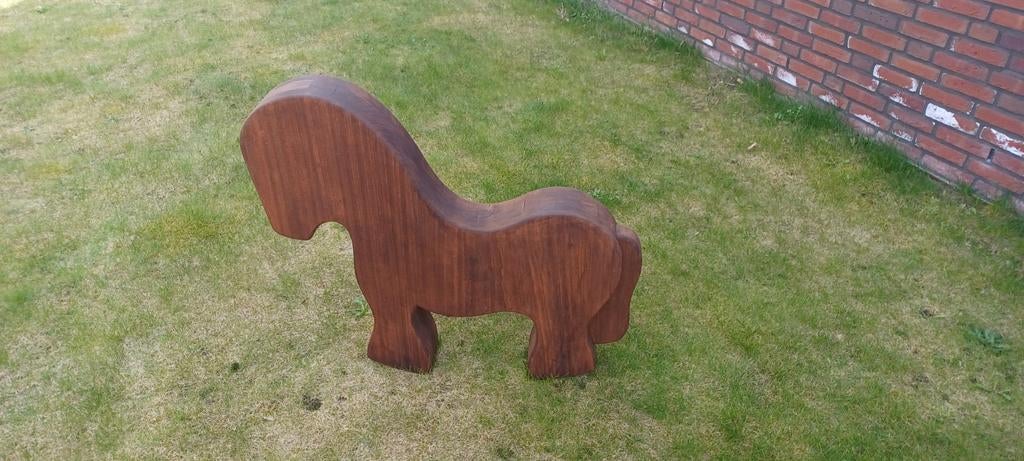 Houten beeld pony paardje, stokmaat 46 cm., Antiek en Kunst, Houtsnijwerk, Handgemaakt, Bruin, Abstract