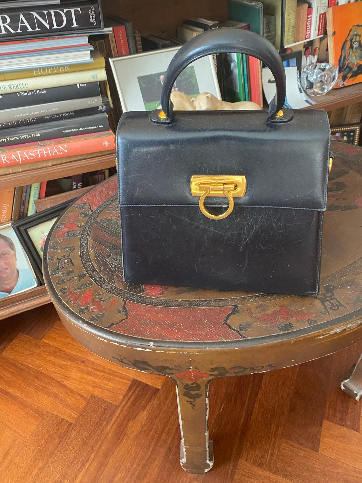 Ferragamo Gancini Handtas van Geborsteld Kalfsleer, Ophalen of Verzenden, Gebruikt, Zwart, Handtas