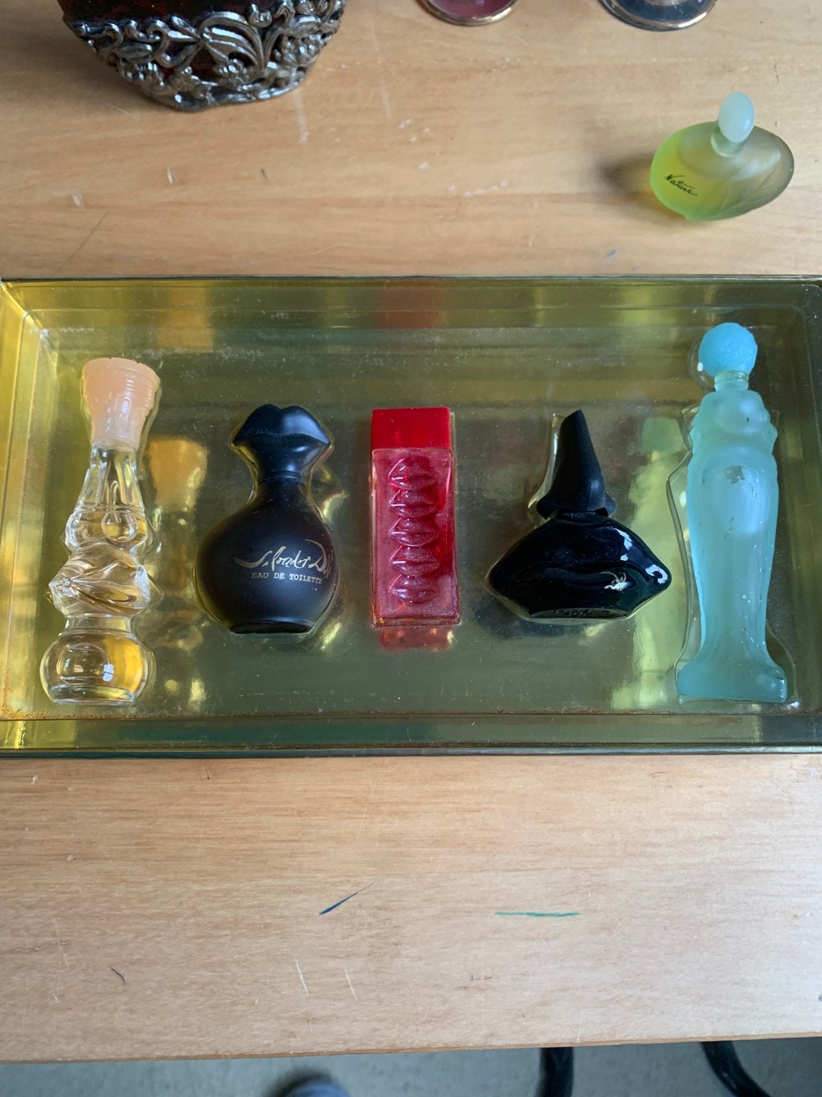 Diverse flesjes oa Salvador Dali, Verzamelen, Parfumverzamelingen, Ophalen of Verzenden, Gebruikt, Miniatuur