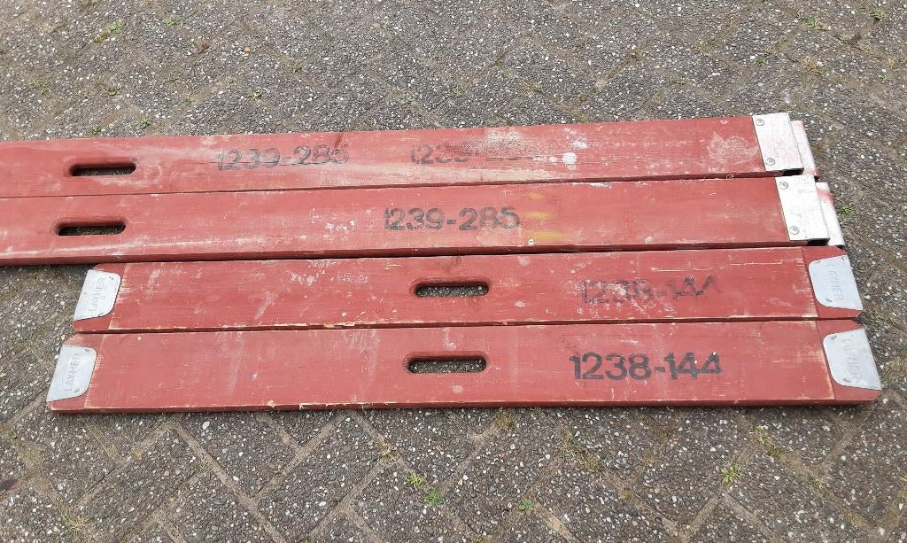 STEIGER KANTPLANKENSET VOOR LAYER MET LENGTE 285 CM, Doe-het-zelf en Verbouw, Steigers, Ophalen, Zo goed als nieuw, Rolsteiger of Kamersteiger