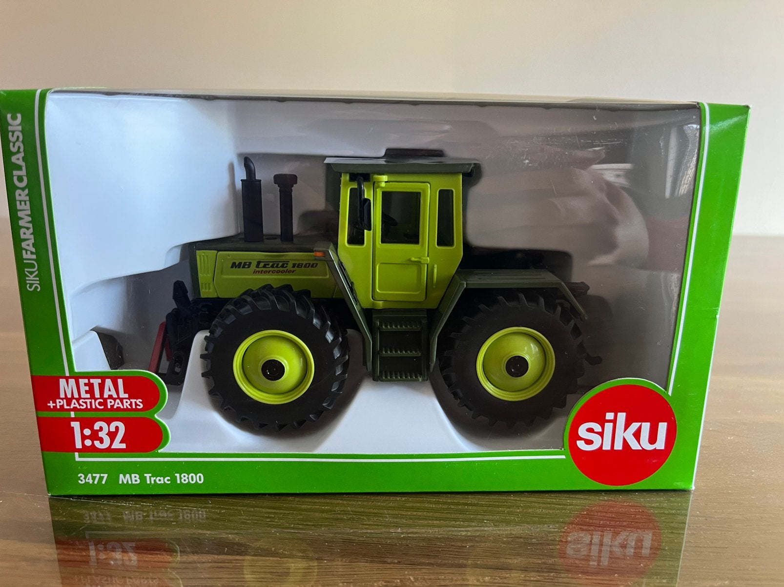 MB trac 1800 trekker Siku 3477 Nieuw in doos, Ophalen of Verzenden, Nieuw, Tractor of Landbouw, SIKU