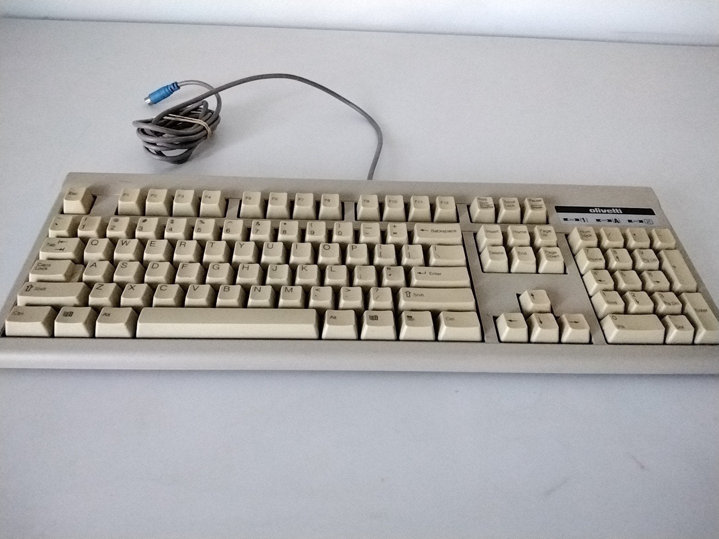 Olivetti toetsenbord met ps/2 aansluiting, Computers en Software, Toetsenborden, Ophalen of Verzenden