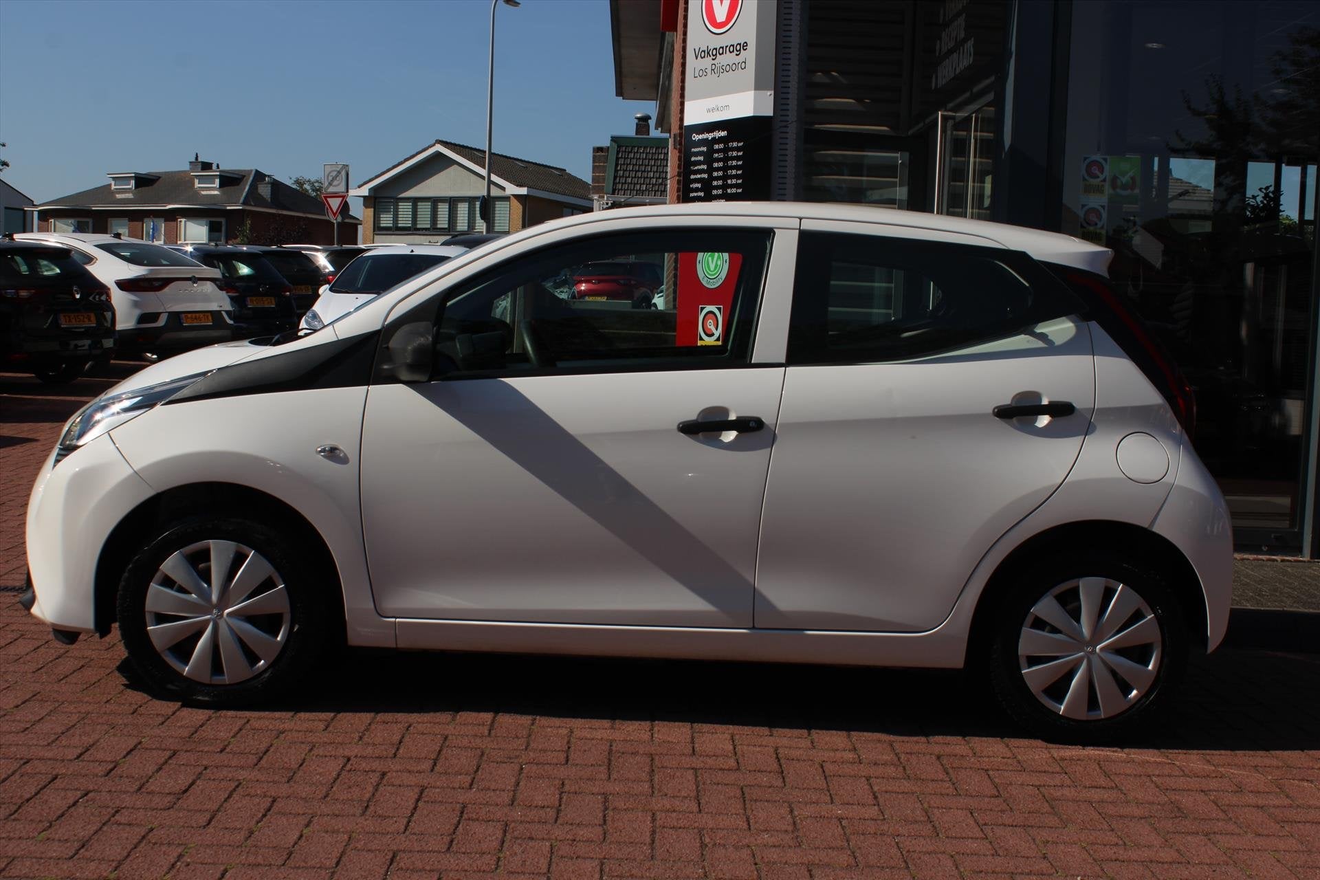 TOYOTA Aygo 1.0 5Deurs X-fun | All-Seasons | Orig NL | Bluet, Stof, Gebruikt, 4 stoelen, Wit