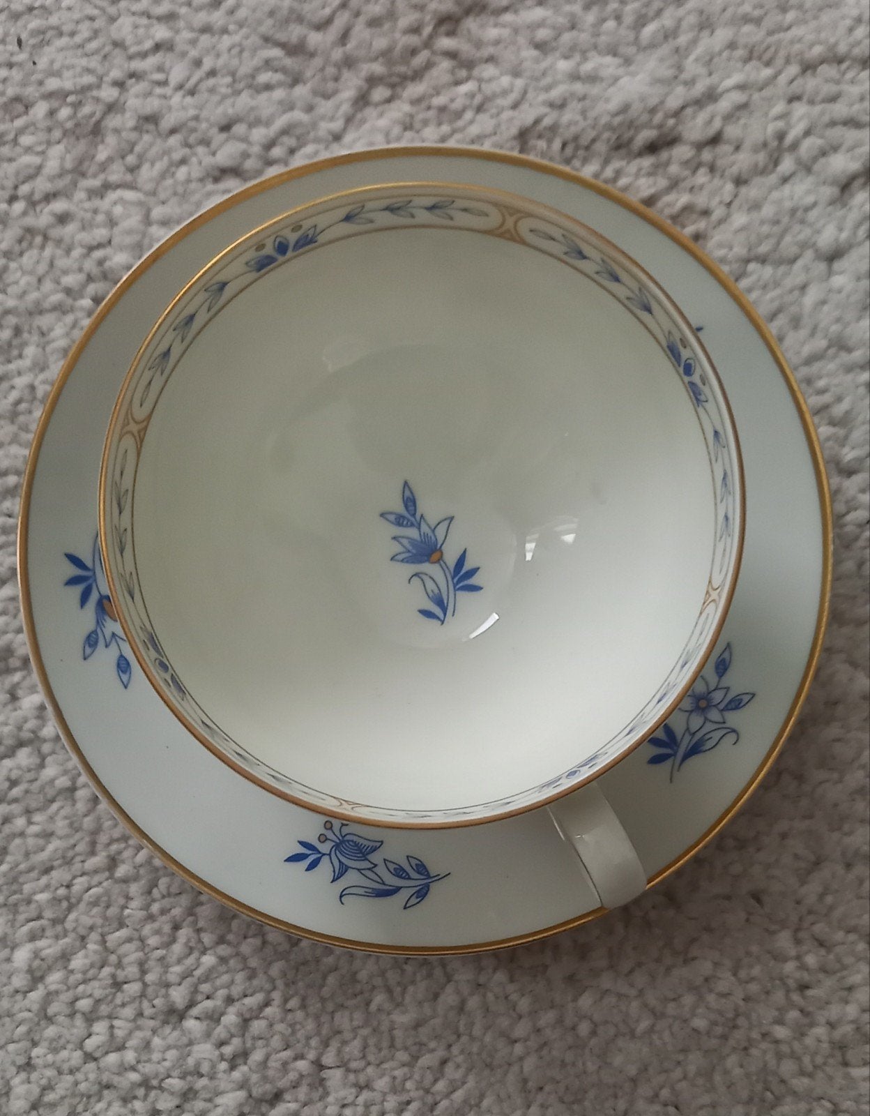 Hutschenreuther theekop en schotel met blauw bloemmotief, Antiek en Kunst, Ophalen of Verzenden