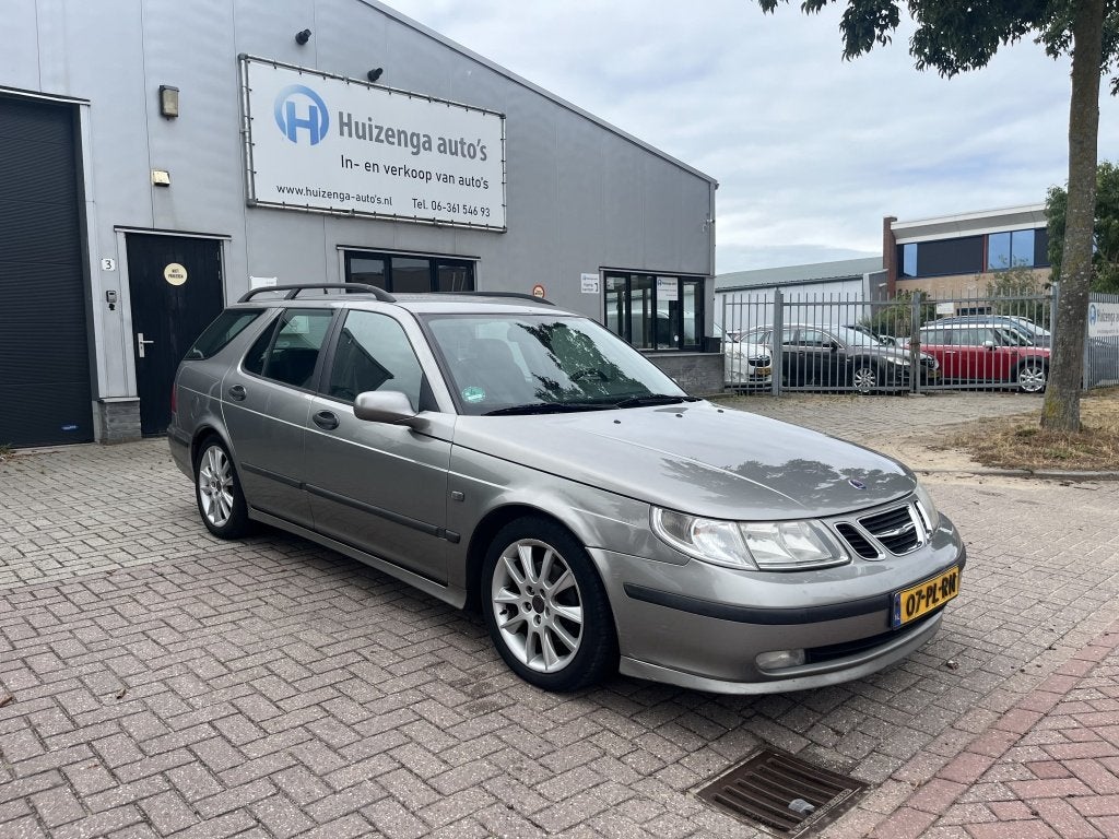 Saab 9-5 Estate 2.0t Arc| Automaat| Leer| Opknapper!, Auto's, Saab, Zwart, 150 pk, Stoelverwarming, 93 €/maand