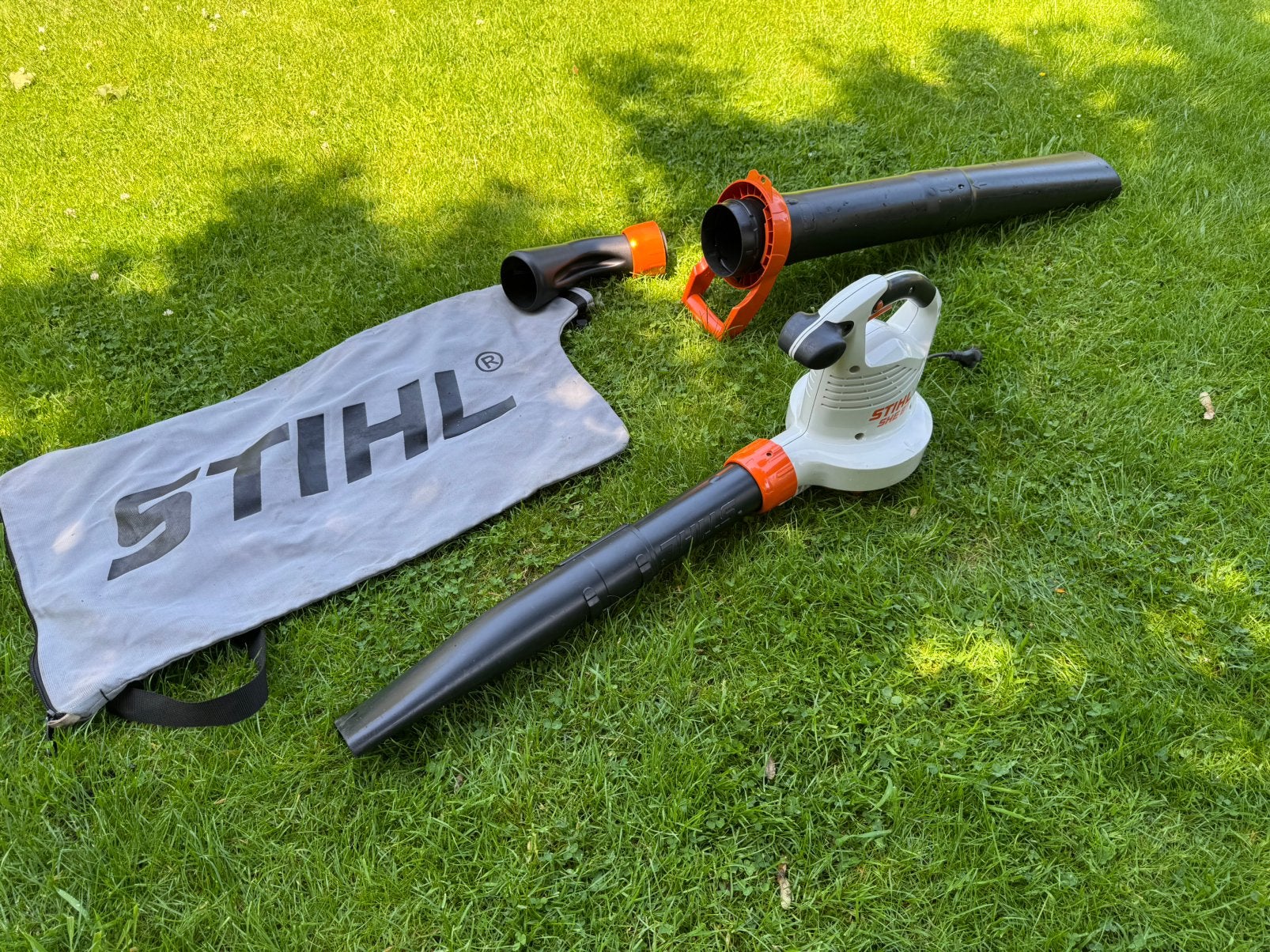 Stihl SHE 81 elektrische bladblazer bladzuiger, Ophalen, Met opvangzak, Handgedragen, Zo goed als nieuw