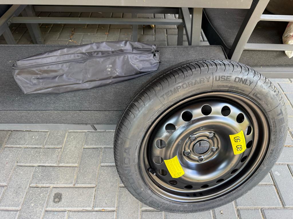 Nieuw reservewiel met krikset - T125/80R17, Ophalen, Nieuw, Volkswagen