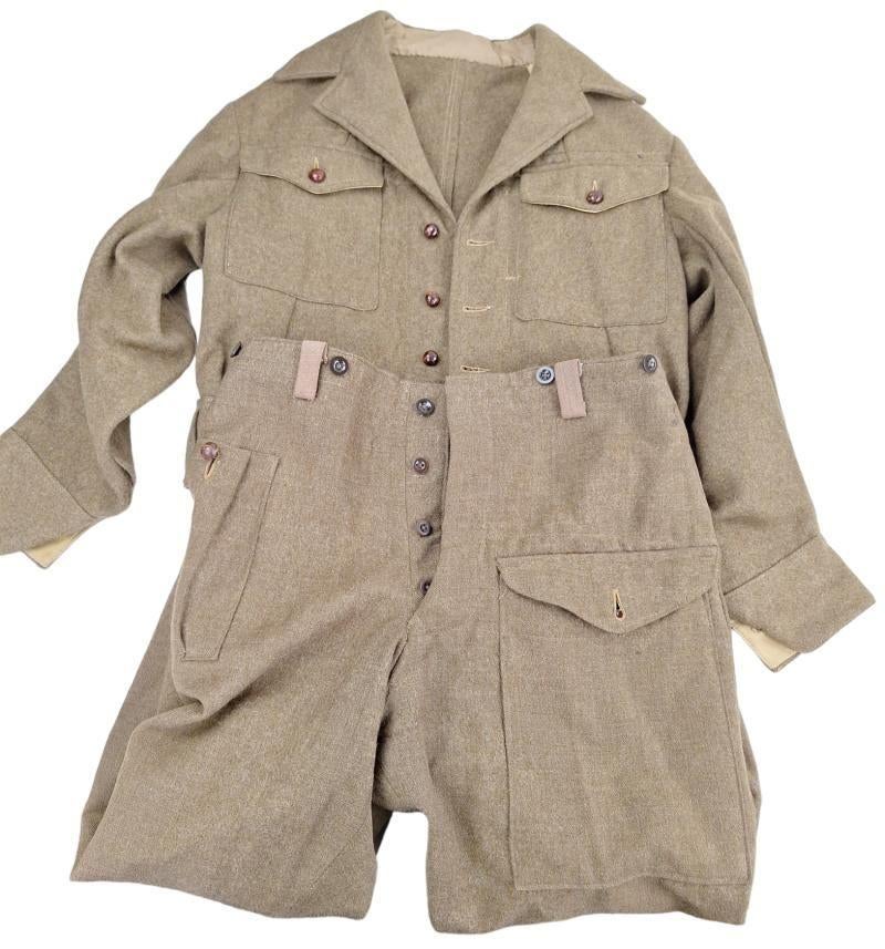 Een Brits gevechtsuniform en broek uit 1940., Ophalen of Verzenden, Landmacht, Engeland, Kleding of Schoenen