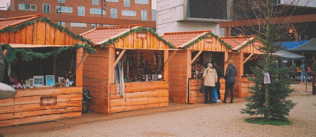 Te koop: Sfeervolle houten kersthuisjes / kerstkramen, Ophalen, Gebruikt, Kerst of Sinterklaas