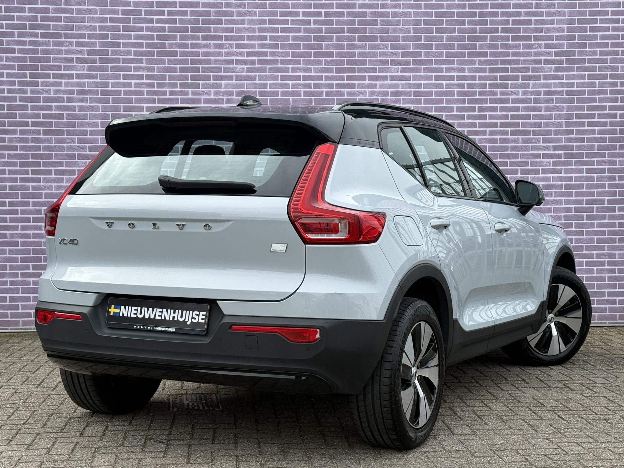 Volvo XC40 1.5 T4 Recharge R-Design Expression | Keyless ent, Auto's, Volvo, Stof, Euro 6, Automatische klimaatregeling, Hybride Elektrisch/Benzine