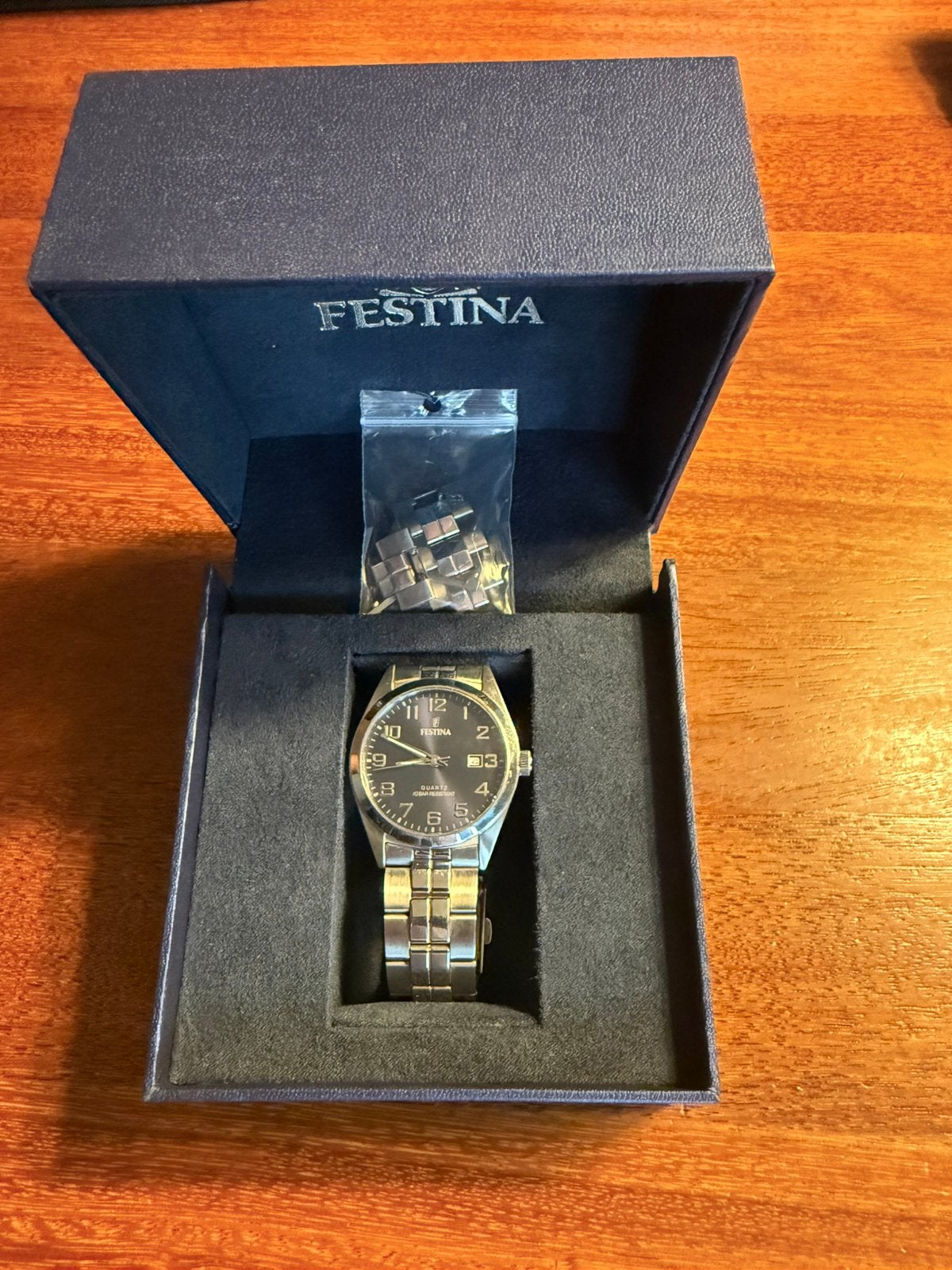 FESTINA QUARTZ 10BAR RESISTANT, Ophalen of Verzenden, Zo goed als nieuw, Staal, Overige merken