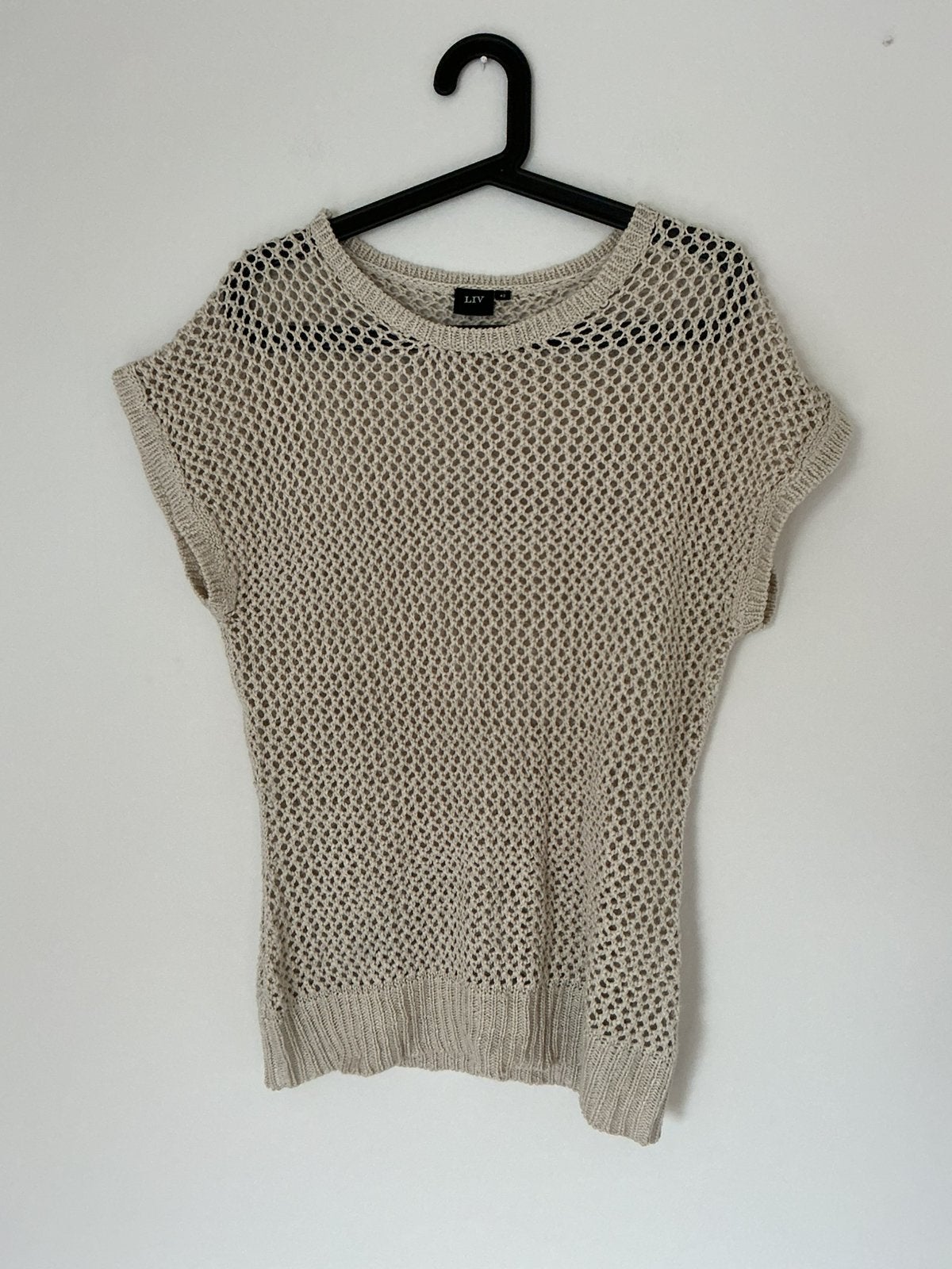 Dames shirt, doorzichtig / gaatjes, merk LIV. Maat L, Kleding | Dames, Verzenden, Beige, Maat 42/44 (L), Zo goed als nieuw