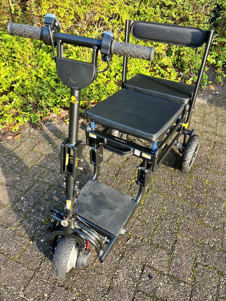 Opvouwbaar lichtgewicht scootmobiel eFoldi lite, Diversen, Brommobielen en Scootmobielen, Ophalen, Zo goed als nieuw, 16 t/m 25 km