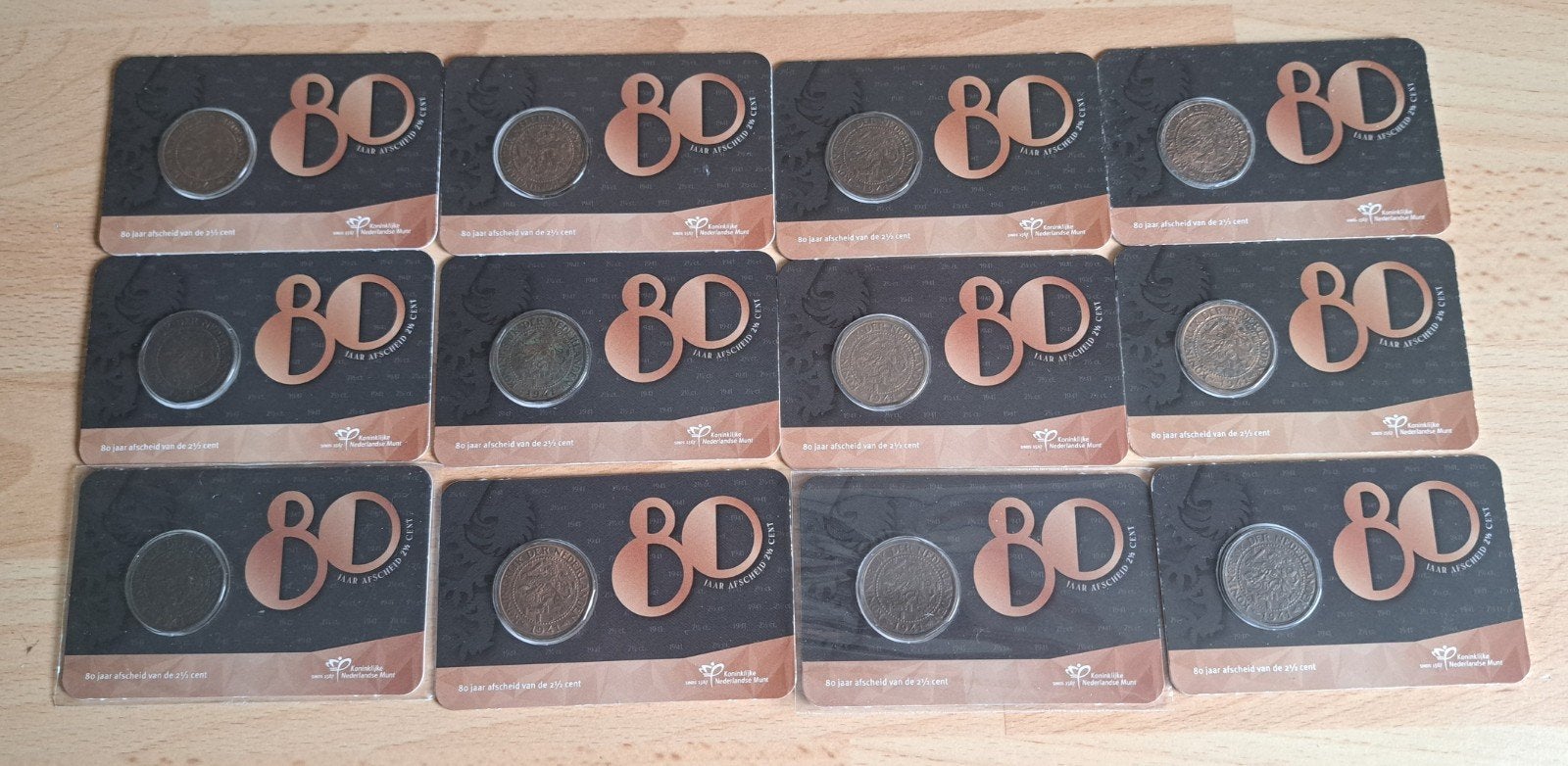 12 X 80 jaar afscheid van 2,5 cent, Postzegels en Munten, Munten | Nederland, Ophalen of Verzenden, Koningin Beatrix