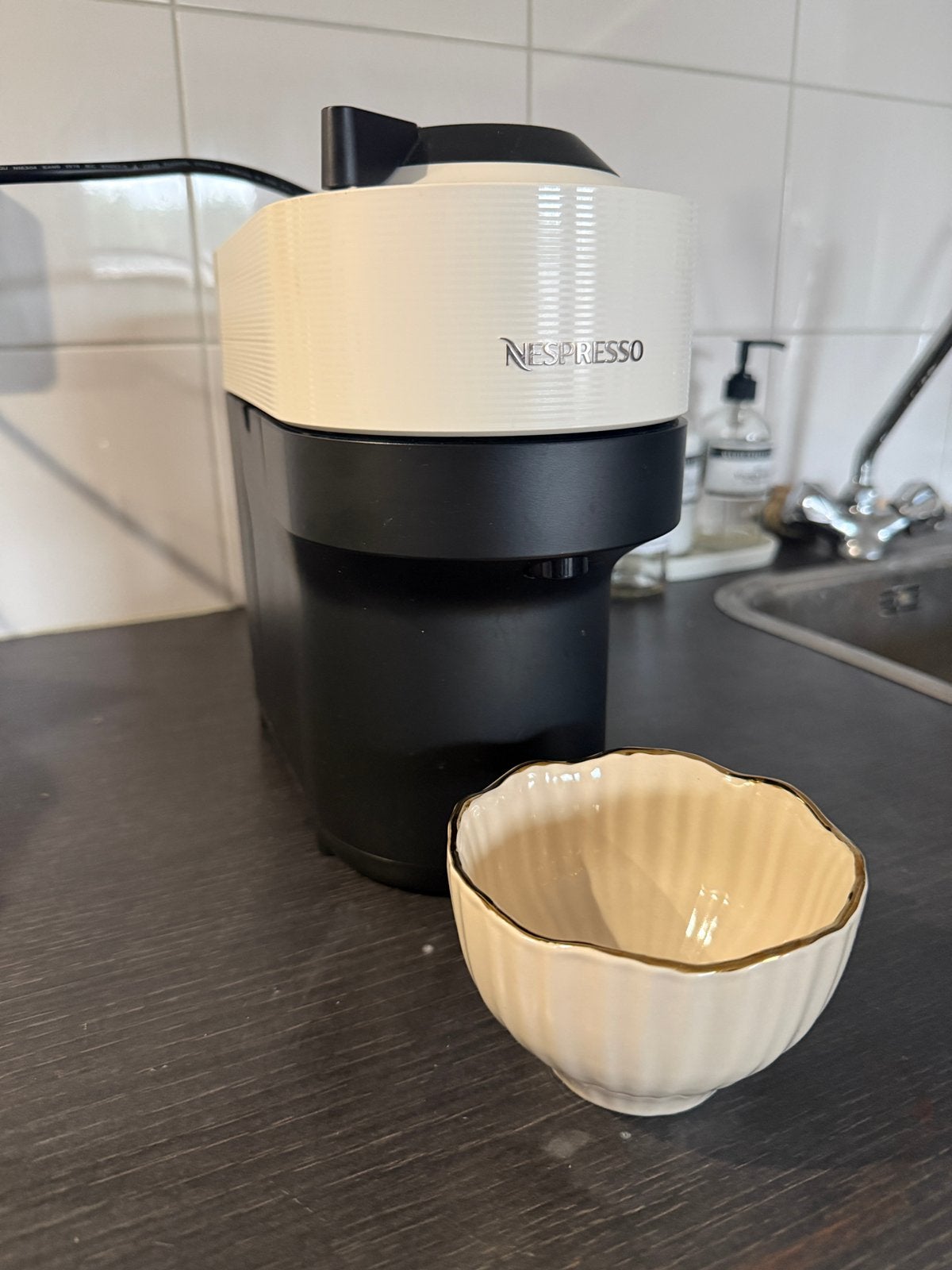 Foto 4 van Nespresso Vertuo Pop Koffiemachine - Zo goed als nieuw